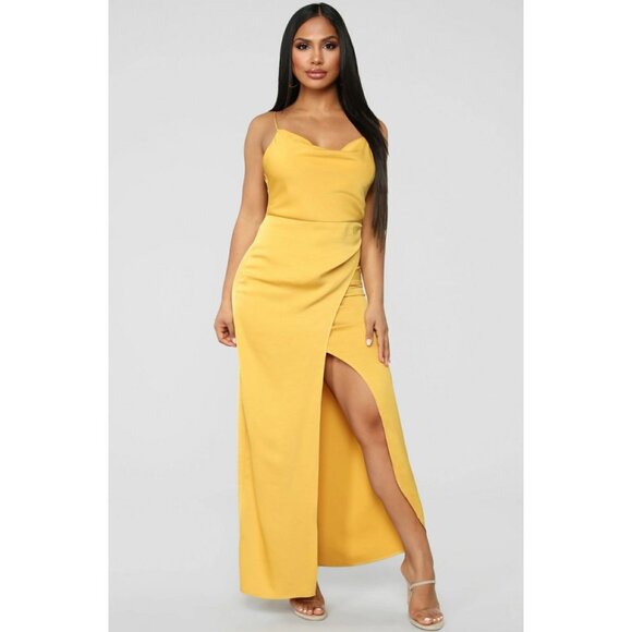 WHOLESALE * 37 MAXI DRESSES // BOUTIQUE CLOSING // EVERYTHING MUST GO - Picture 2 of 16